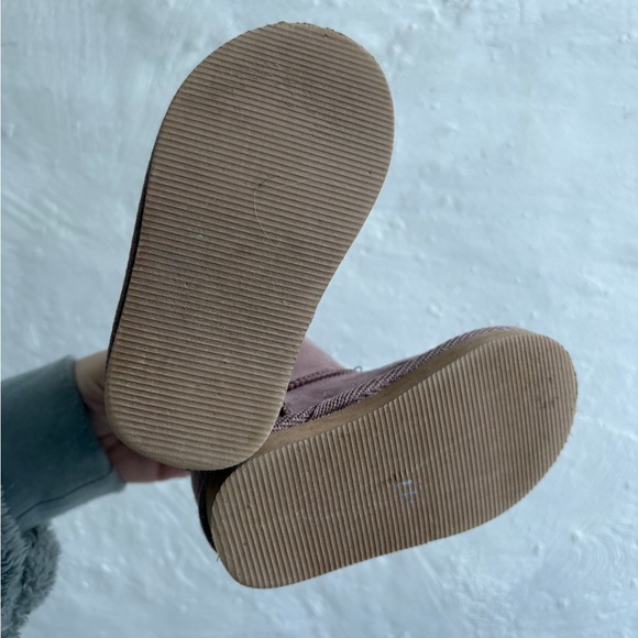 Size 5 toddler mauve ugg styled boots - Picture 6 of 7